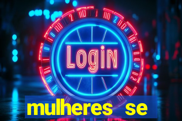 mulheres se exibindo ao vivo